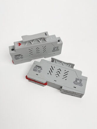 Poistkový odpínač 1P (jednopólový) 1500 V DC / 32 A, pre poistky 10×85 a 14×85